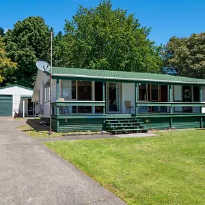 Gisborne Point Retreat - Rotoiti Rotorua